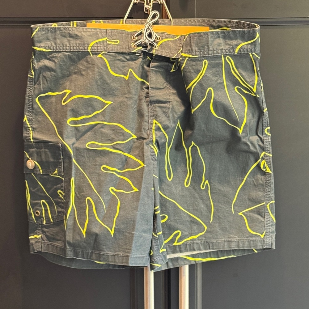 NWT - SIG ZANE - Leaf Print DarkGray/Black and Yellow Swim Shorts